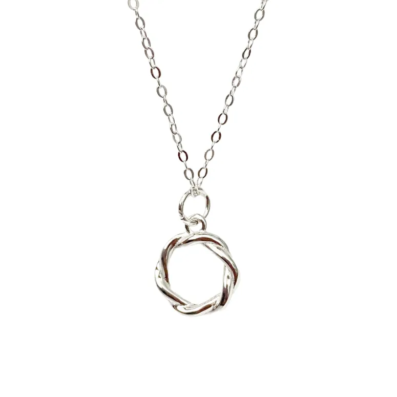 Grace Rope Circle Silver Necklace