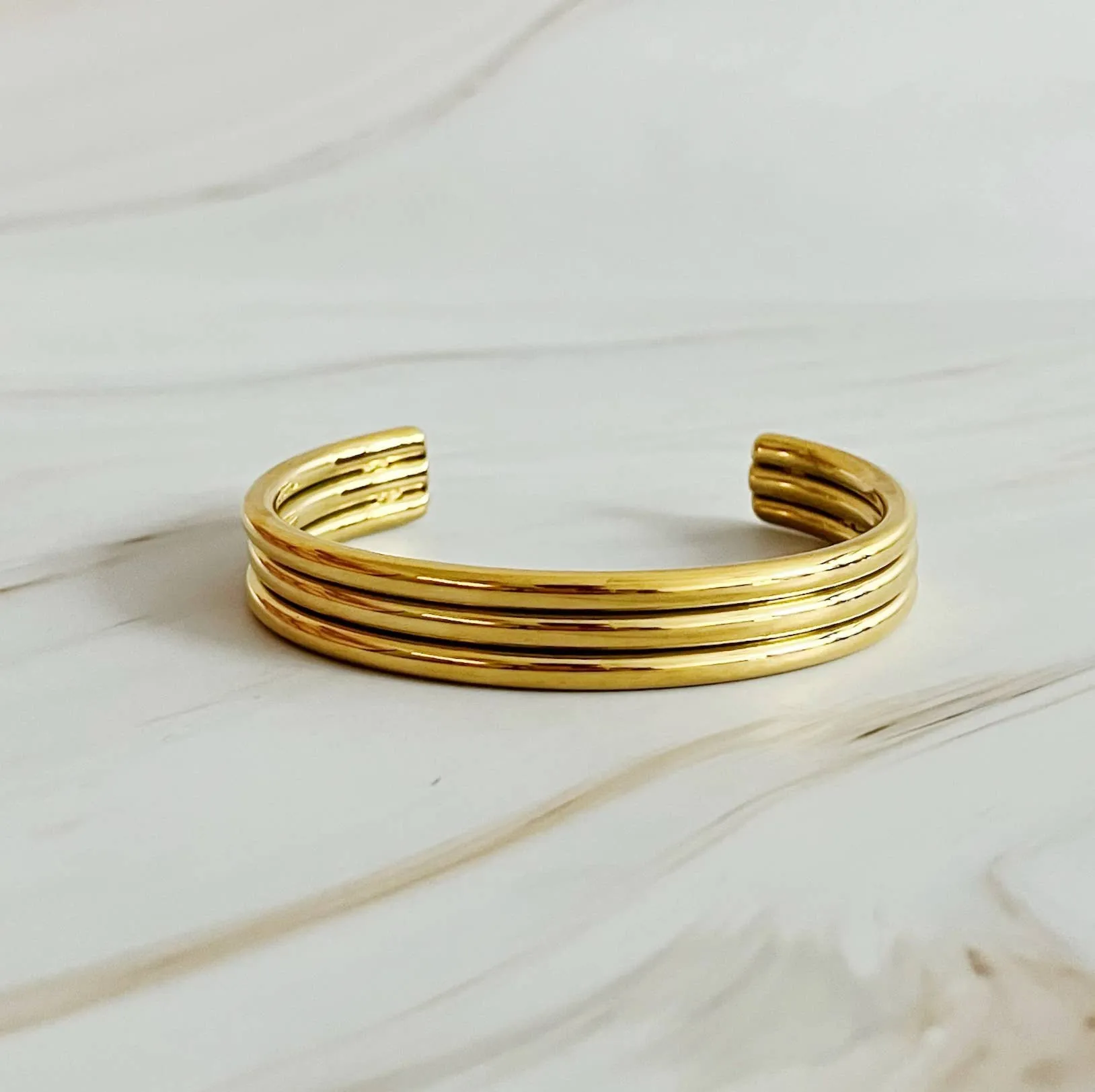 Ribbed Open Bangle