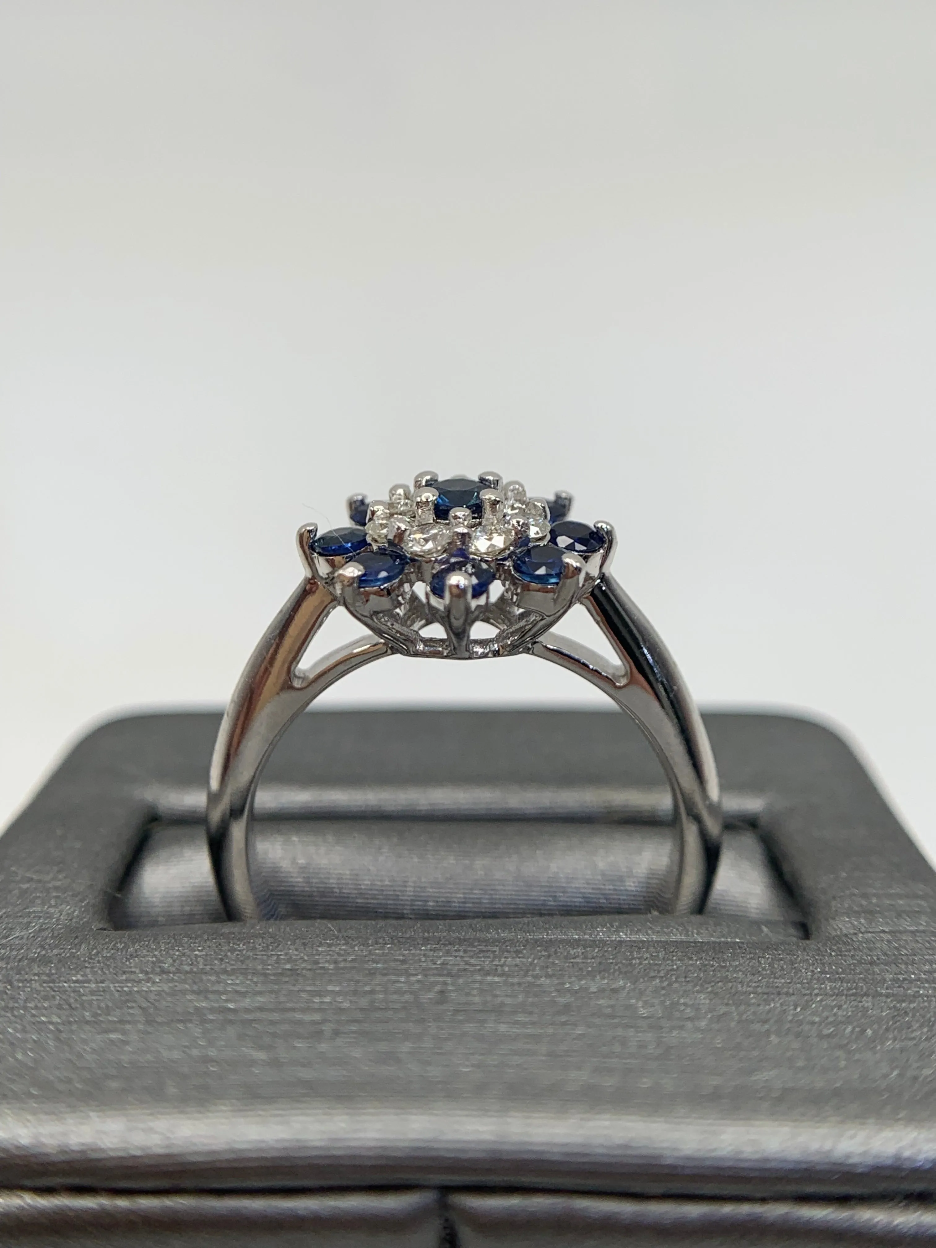 Sapphire Flower Diamond Ring 14K (Diamonds 0.22tcw/ Sapphires 0.61tcw)