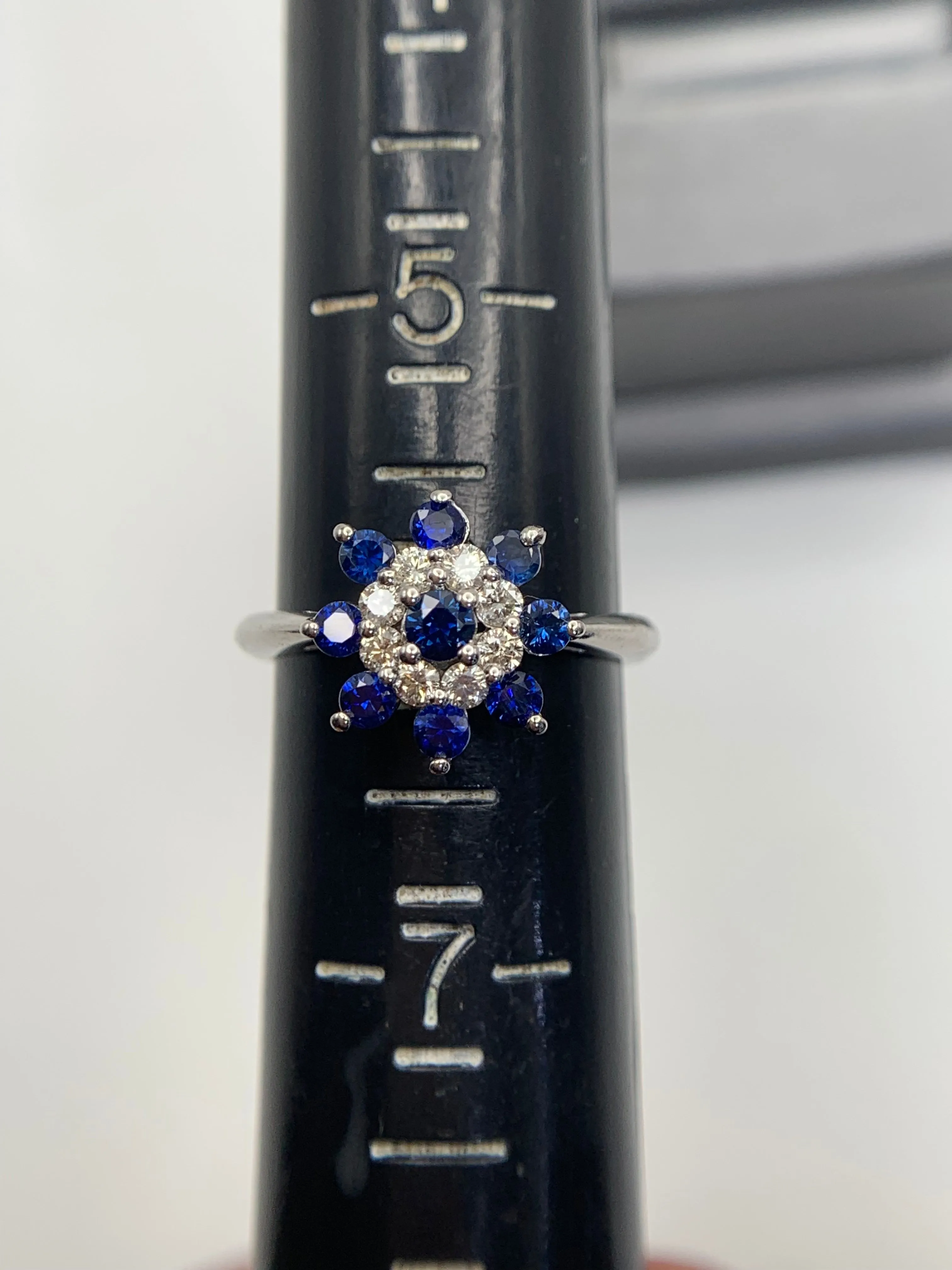 Sapphire Flower Diamond Ring 14K (Diamonds 0.22tcw/ Sapphires 0.61tcw)